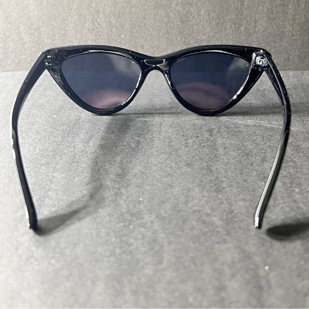 🍒3/$30 New Retro Black Cat Eye Sunglasses - Picture 6 of 8